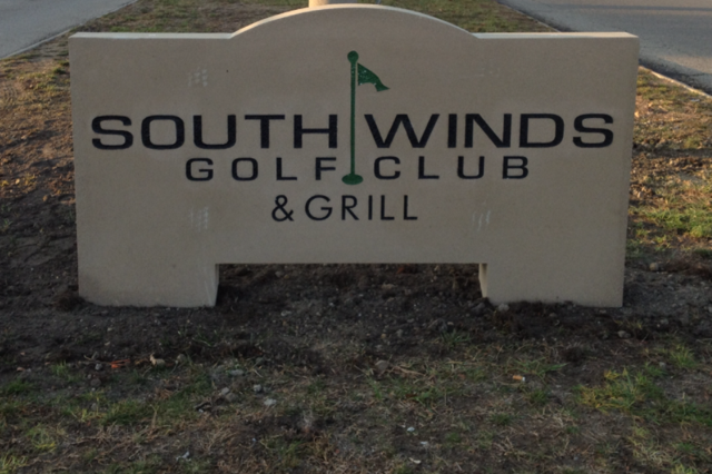 South Winds Golf Club Bar and Grille sign